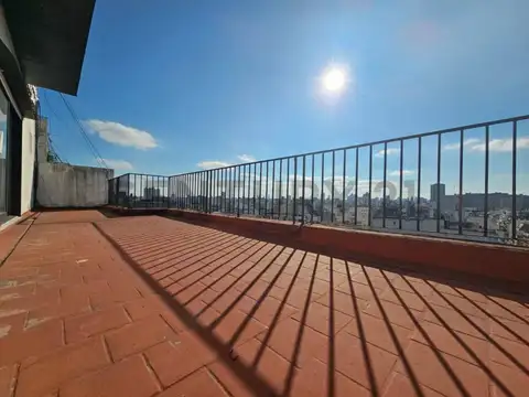 Oficina 4 ambientes con 2 baños