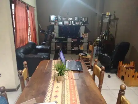 MODERNO CHALET 4 AMB. EXCELENTE UBICACION