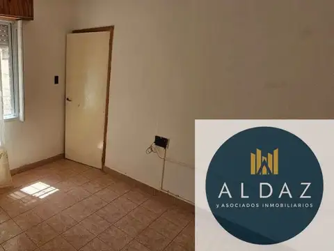 Casa 6 ambientes con 2 baños