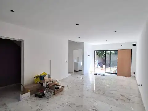 Depto Tipo Casa en Venta con 1 cocheras