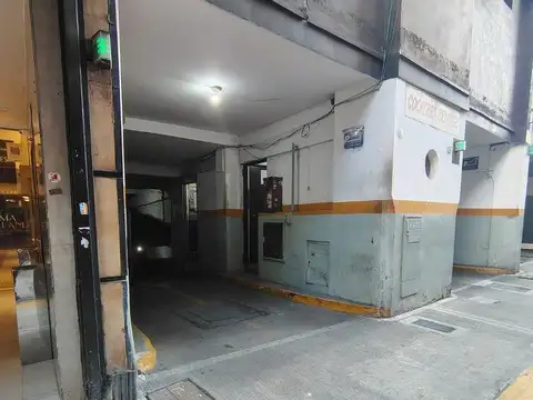 COCHERA FIJA CUBIERTA EN PARAGUAY Y CARLOS PELLEGRINI