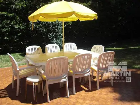 Amplio triplex 4 ambientes con jardín y parrilla - Pinamar, próximo al mar