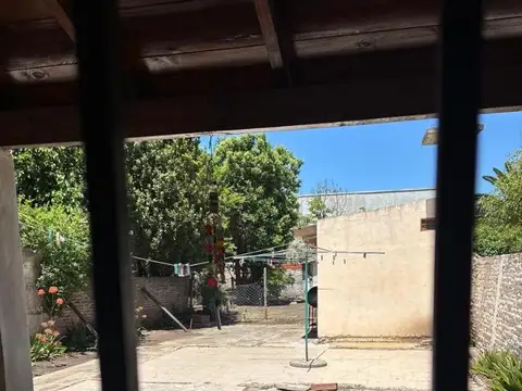 Casa en venta en José Mármol