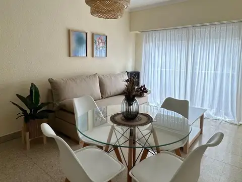 Venta Departamento 2 ambientes Amplios al frente. Zona Centro