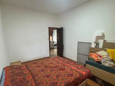 Venta Chalet 4 Ambientes con Jardín en Banfield.