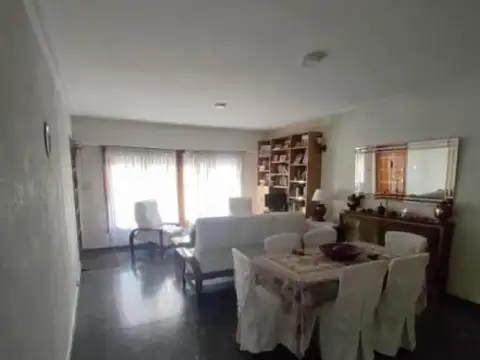 Casa en venta - 3 Dormitorios 2 Baños - Mar del Plata