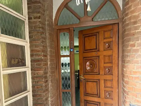 Casa 7 ambientes con 4 baños