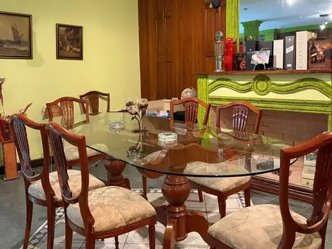 VENTA DE CASA AV. BELGRANO (BARRIO CENTRO)