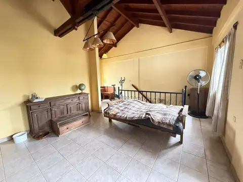 Departamento 3 ambientes - a 1 cuad. de la Estacion V.A