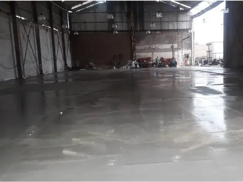 EXCELENTE GALPON 1000 MTRS CUBIERTOS,. Av. Tomas Flores 1738 OPORTUNIDAD