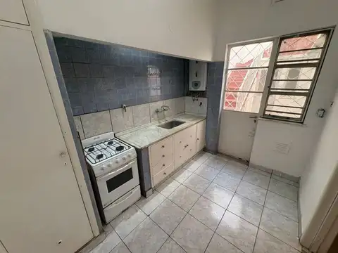 CASA EN VENTA - FLORES- TERRAZA PROPIA - APTO CRED