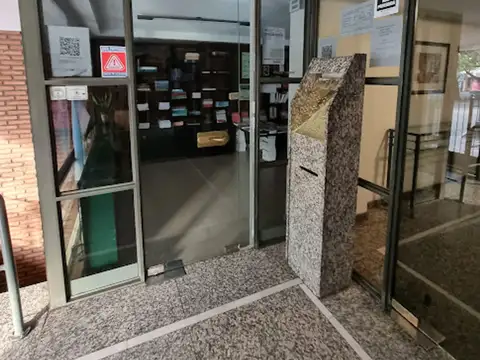 Amplia Oficina a la Venta en Pleno Centro  