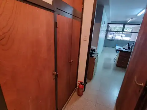 Amplia Oficina a la Venta en Pleno Centro  