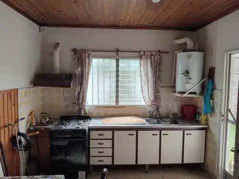 Casa 5 ambientes con 4 baños