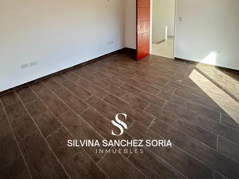 Casa 4 ambientes con 6 baños