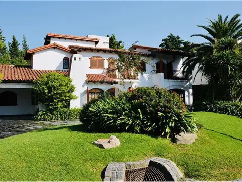 Casa 7 ambientes en Country Club Aranjuez APTO CREDITO LOS PRIMEROS 6 MESES EXPENSAS GRATIS