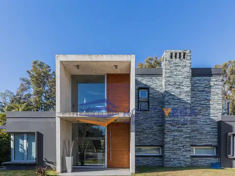 Casa en Venta en Santa Ana, USD 390.000