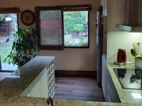 Casa 2 ambientes con 1 baño