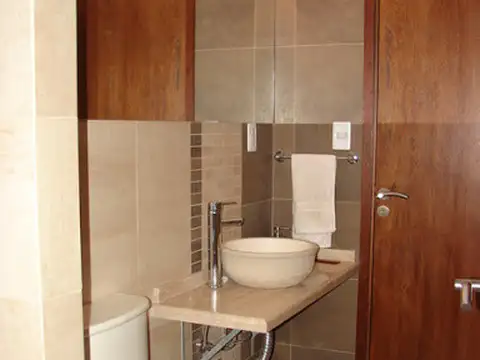 Casa 6 ambientes con 4 baños