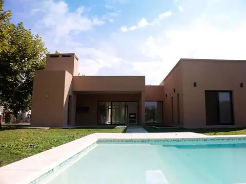 CASA EN VENTA HARAS DEL SUR II TODA EN PLANTA BAJA 3 DORMITORIOS