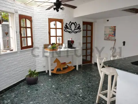 Venta Casa de 5 Ambientes en Caballito - Acepta Depto en  parte de pago - Apto Credito UVA