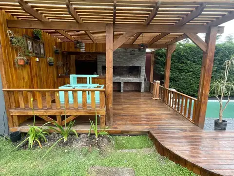 Casa 5 ambientes con 1 baño