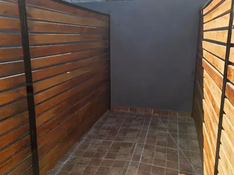 Depto Tipo Casa 2 ambientes con 1 baño