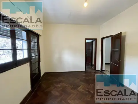 Casa en Alquiler con 1 cochera