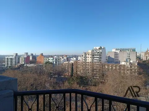 Venta Apartamento 7 Dormitorios y 3 Baños en Cordón