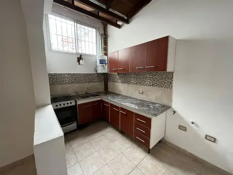 Depto Tipo Casa en Alquiler de 3 ambientes