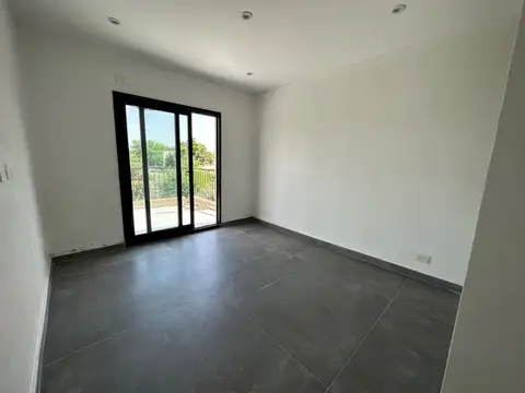 Casa En Venta A Estrenar Barrio Haras Santa María.