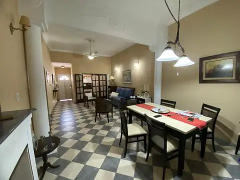 Venta - Casa de 3 dormitorios en barrio sur -Santa Fe