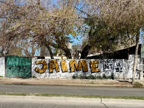 ¡Tres inmuebles! + frente libre (ubicado sobre importante avenida), en San Miguel