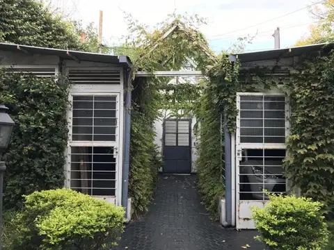 Casa 11 ambientes con 3 baños