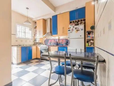 Casa - Venta - Argentina, Capital Federal - Escalada 252