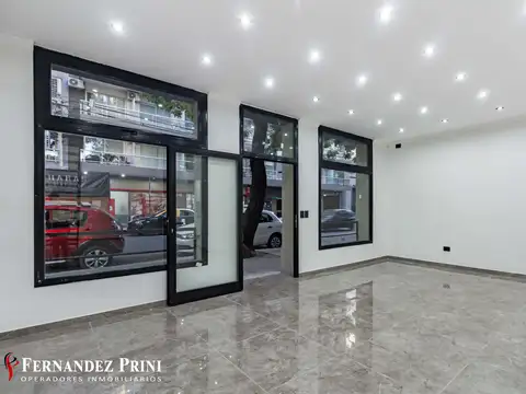 Excelente local a la calle de dos plantas, sin expensas