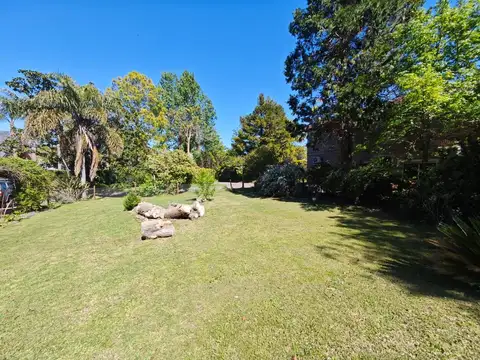 Venta hermoso Lote con pileta Country El Bosque