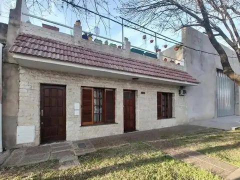 VENTA-CASA-2 DORMITORIOS-PILETA Y QUINCHO-NAVARRO 6700-ZONA OESTE-ROSARIO