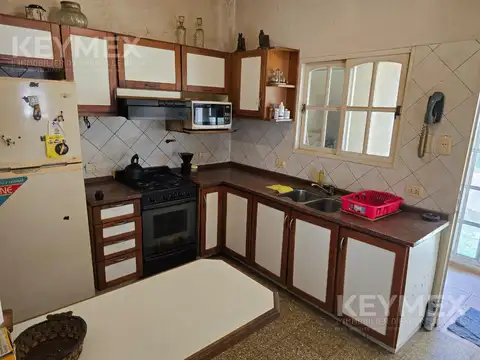 Venta de casa a refaccionar en Villa Ballester