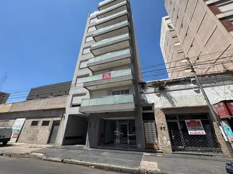 EN VENTA MONOAMBIENTE  SAN MARTIN CENTRO. A MTS MUNICIPIO.