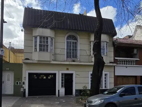 HERMOSA CASA EN VENTA, 5AMB C/COCHERA