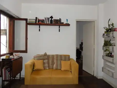 VENTA 2 AMBIENTES  TERCER PISO POR ESCALERA 