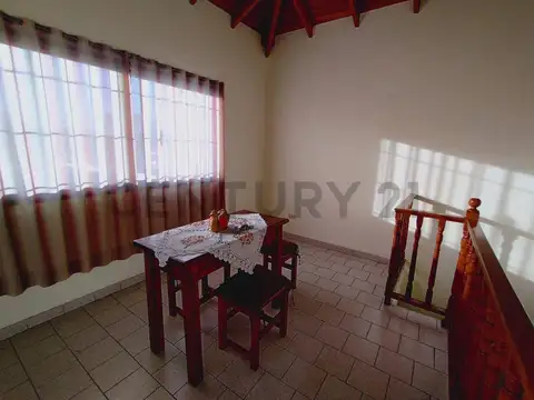 VENTA DE 2 CASA + COCHERA QUILMES