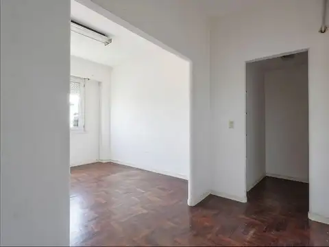 Av Gaona 2600, Piso 5