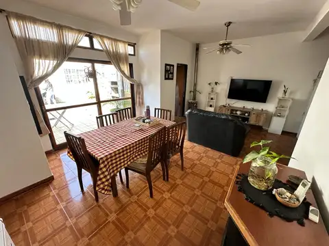 Casa 5 ambientes con 1 baño