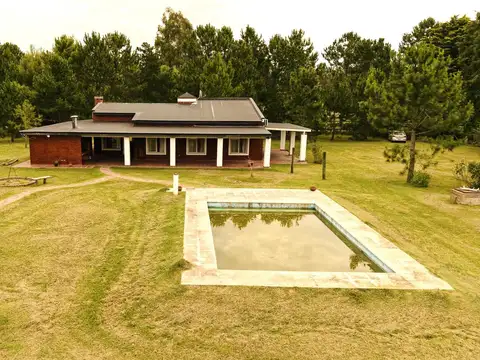 Casa en Venta con 2 cocheras