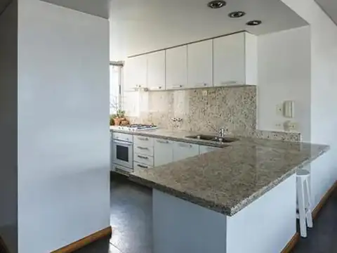 Piso exclusivo de 3 dormitorios con cochera en Pichincha