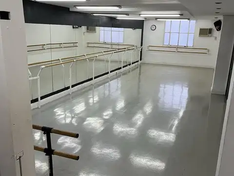 Oficina en Retiro (Edificio Thompson)