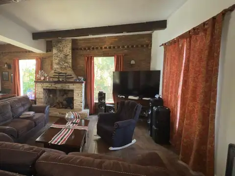 Casa en Venta con 3 cocheras