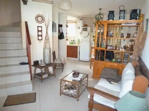 Casa 3 ambientes con 2 baños